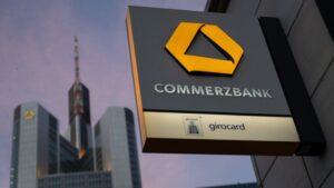 كوميرز بنك يسعى لبيع حصة 9.9% لصناديق سيادية في آسيا والشرق الأوسط