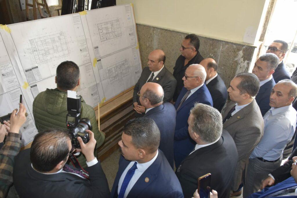 وزير العدل يتفقد مشروع مجمع المحاكم ببورسعيد