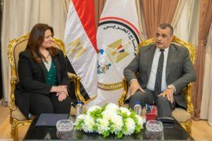 وزير الإنتاج الحربى يستقبل وزيرة الهجرة لبحث دعم المصريين بالخارج الراغبين في إقامة مشروعات استثمارية صناعية 