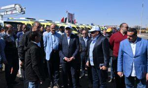 رئيس الوزراء يشهد اصطفافاً لمعدات محافظة أسوان لمواجهة الطوارئ والأزمات