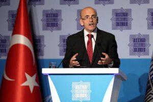 وزير المالية التركي يتوقع ملامح السياسة النقدية العالمية في 2024