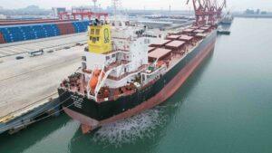 وزير النقل: شركة الملاحة تستلم سفينة «وادي العريش» من ترسانة هانتونج الصينية
