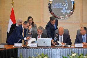 وزير النقل يوقع مع سفير إيطاليا بالقاهرة اتفاقية تشغيل «خط رورو» بين البلدين