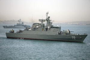 تصاعد المخاوف من اضطراب التجارة إثر دخول سفينة بحرية إيرانية البحر الأحمر
