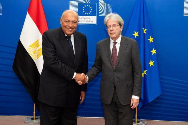 المفوض الأوروبي: ملتزمون بدعم الاستقرار الاقتصادي لمصر وندرك حجم التحديات الجيوسياسية