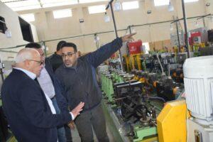 محافظ بورسعيد يتابع مراحل إنتاج مصنع مصر ستيل