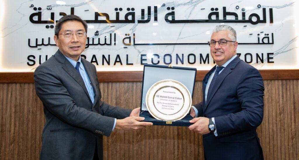 رئيس «اقتصادية قناة السويس» يلتقي مجموعة من سفراء الدول الآسيوية لبحث سبل التعاون