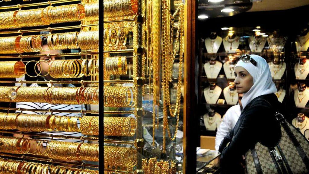 الدولار الموازي يضرب أسعار الذهب في مصر.. ويكبد عيار 21 خسائر 200 جنيه جديدة
