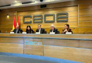 وزير السياحة يشارك في منتدى الاتحاد الإسباني لمنظمات الأعمال CEOE بمدريد