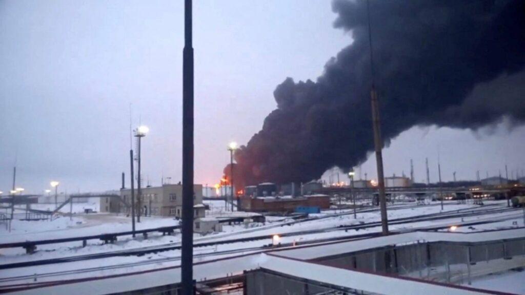 وكالة: روسيا تسيطر على حريق مصفاة سيزران بعد هجوم بطائرة مسيرة
