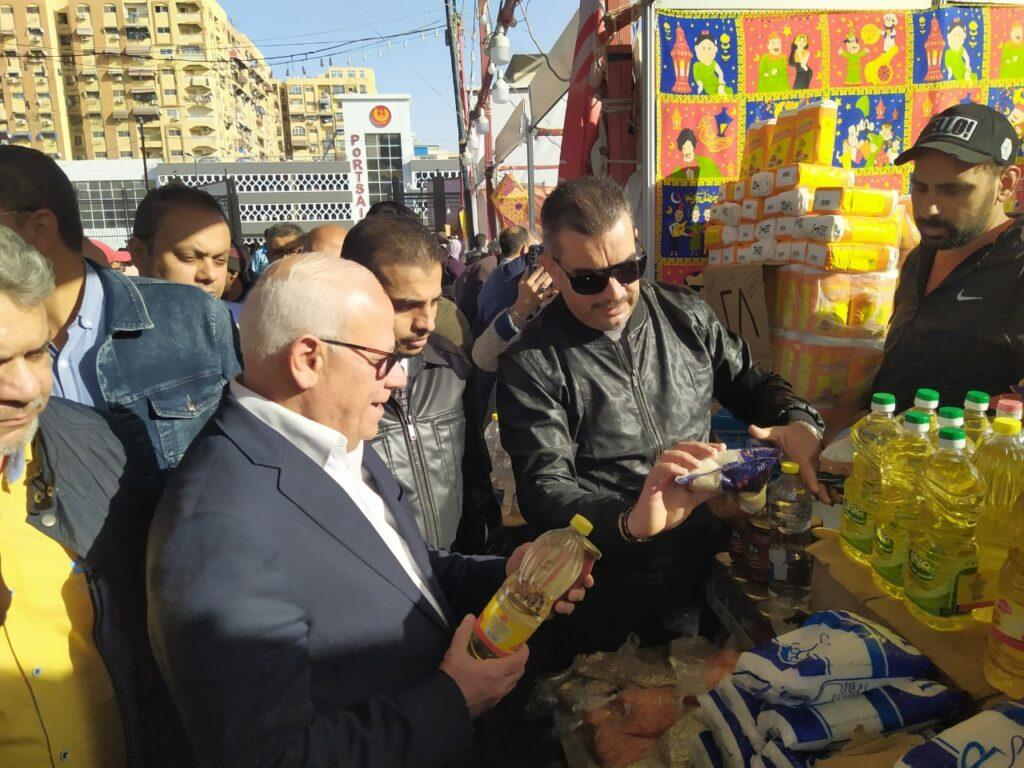 محافظ بورسعيد يتابع أسعار معرض «أهلا رمضان»
