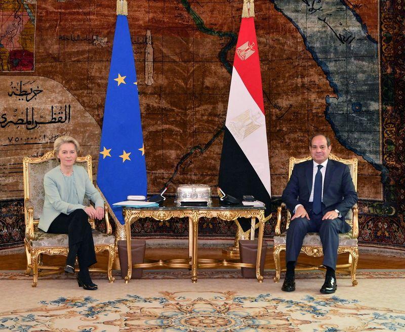 لدعم الإصلاح الاقتصادي.. الاتحاد الأوروبي يوقع على مذكرة تفاهم مع مصر لتوفير مليار يورو