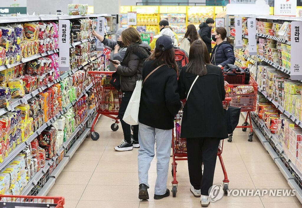 مبيعات التجزئة عبر الإنترنت للمتسوقين الكوريين تقارب 11 مليار دولار