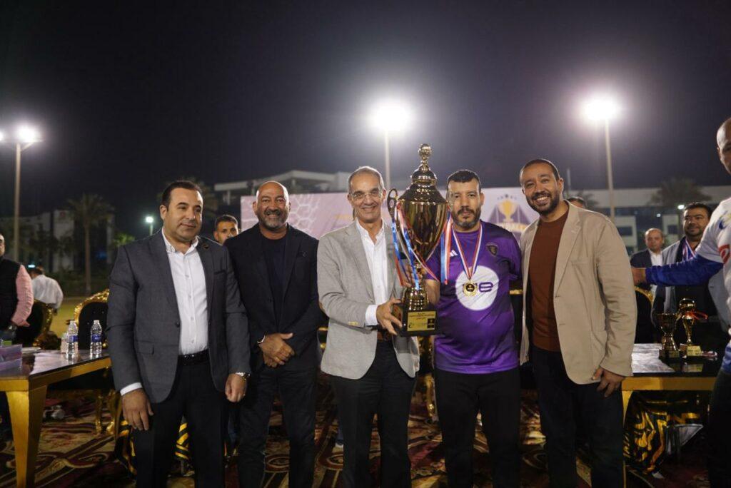 «المصرية للاتصالات» تفوز بكأس البطولة الرمضانية للقطاع
