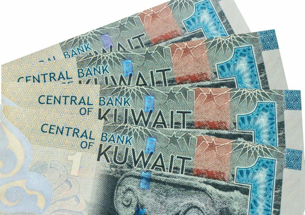 سعر الدينار الكويتي اليوم الأحد 4-8-2024 في نهاية التعاملات