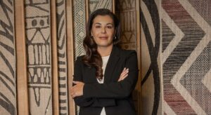 «النساجون الشرقيون» تعلن فوز ياسمين خميس بلقب أفضل امرأة رائدة في صناعة النسيج