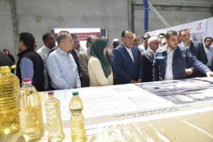 رئيس الوزراء يتفقد مصنع «ال فليه» لتكرير وتعبئة الزيوت النباتية ببورسعيد