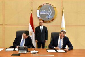 وزير النقل: توقيع عقد تنفيذ أعمال البنية الفوقية لمحطة الحاويات بميناء دمياط