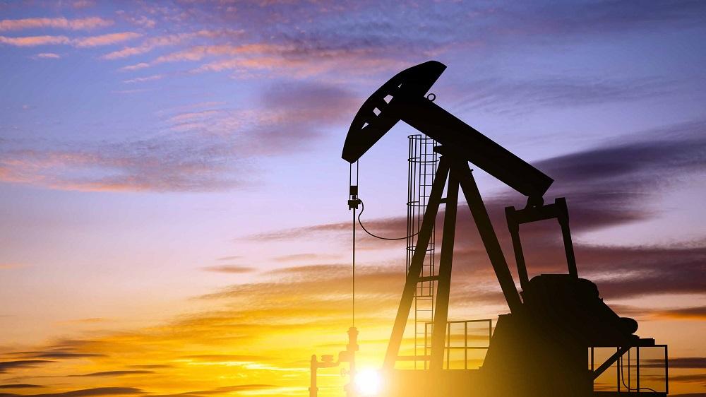 أسعار النفط تصعد نحو 90 دولارا للبرميل إثر مخاوف في الشرق الأوسط