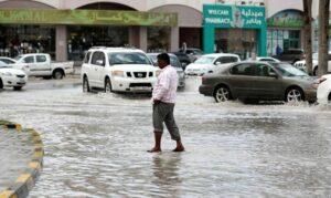 الإمارات تنفي حدوث عملية تلقيح السحب قبل فيضانات دبي