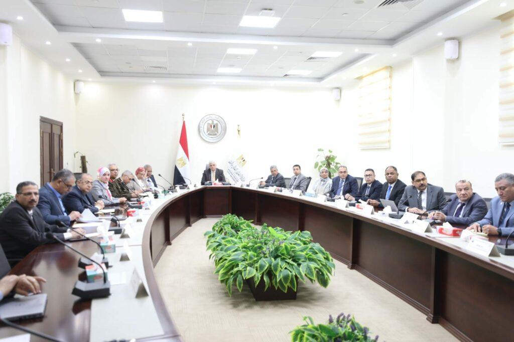 وزير التعليم العالي يوجه بالاستفادة من علماء مصر بالخارج