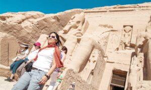 «فيتش سوليوشنز» تتوقع استقطاب مصر 15.9 مليون سائح بنهاية 2024