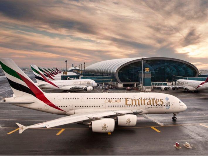 «طيران الإمارات»: إصلاح المشاهد الفوضوية في مطار دبي يتطلب عدة أيام أخرى