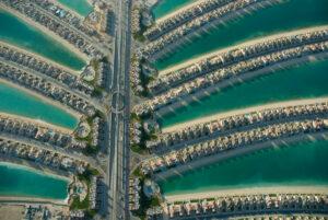 أثرياء العالم يواصلون التوافد إلى دبي رغم التوترات الجيوسياسية