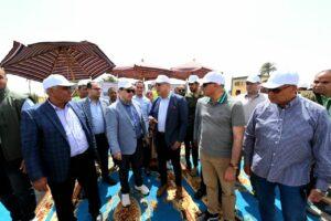 وزير الإسكان يتفقد أعمال تطوير مدخل مدينة الفيوم الجديدة