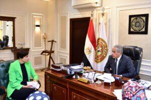 وزير العمل وسفيرة قبرص يبحثان آليات تصدير العمالة المصرية الماهرة