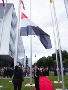 رفع العلم المصري داخل مقر الوكالة الدولية لبحوث السرطان بـ«ليون» بعد الانضمام لعضويتها