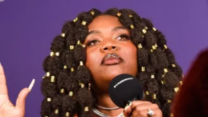 مغنية أمريكية تتلقى تهديدا بالقتل بعد إعلانها عن أصولها الأفريقية