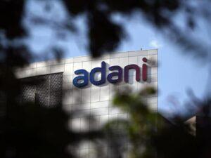 «Adani» تسعى لاستثمار 84 مليار دولار لاقتحام سوق التجارة الإلكترونية في الهند