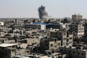 إخلاء أجزاء من رفح يهدد بعرقلة جهود الوسطاء بشأن التهدئة في غزة