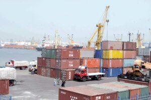 «ميناء الإسكندرية» تخصص 60 ألف متر لتخزين بضائع الصب الجاف والسائل