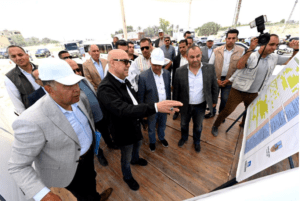 وزير الإسكان ومحافظ الإسكندرية يتفقدان مشروع إنشاء القوس الغربي لمحور اللواء «عمر سليمان»