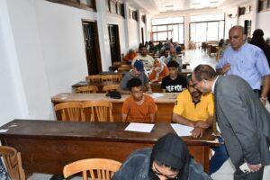 122 طالبًا وطالبة من ذوي الهمم يؤدون الامتحانات بلجان خاصة في جامعة قناة السويس