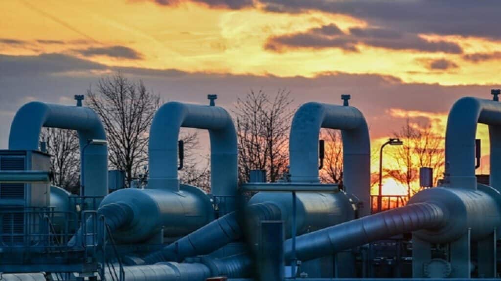 «جازبروم» الروسية تزود أوروبا بـ 42 مليون متر مكعب من الغاز يوميا عبر أوكرانيا