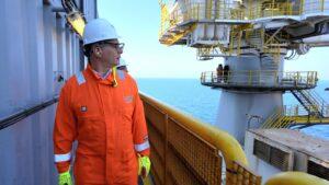 وزير البترول يتفقد أعمال حفر «بريتش بتروليم» بئرين جديدتين  بالبحر المتوسط