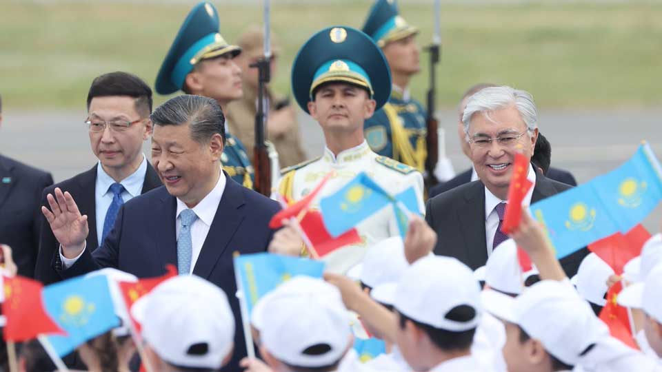الرئيس الصيني يشيد بتفرد الشراكة الإستراتيجية مع كازاخستان