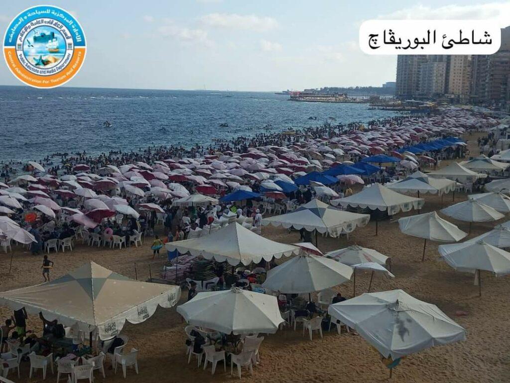 كاملة العدد بـ«الويك إند».. «السياحة والمصايف بالإسكندرية» تصدر منشورا عن حالة الشواطئ