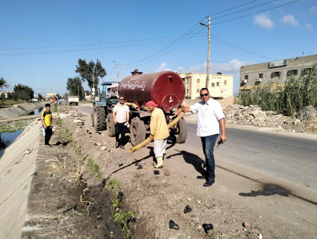 محافظ كفرالشيخ يتابع أعمال التشجير لمضاعفة المسطحات الخضراء