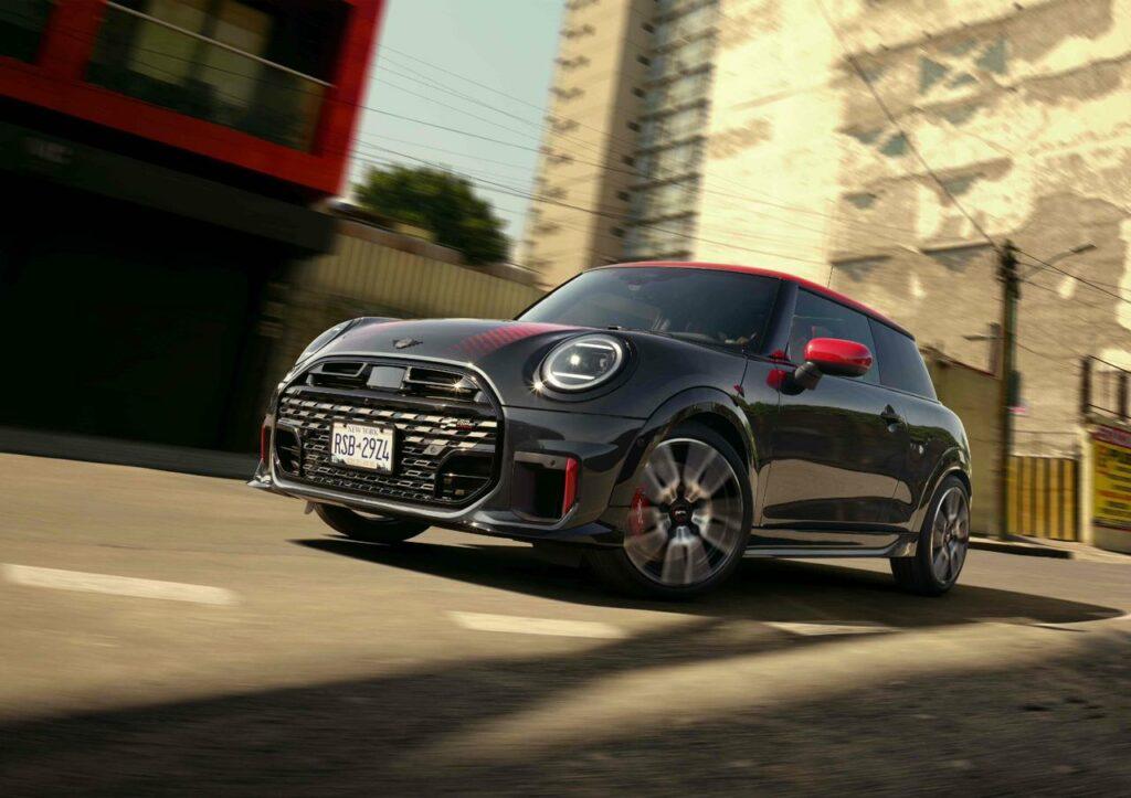 «جلوبال أوتو» تطلق الجيل الجديد من « Cooper MINI» في مصر