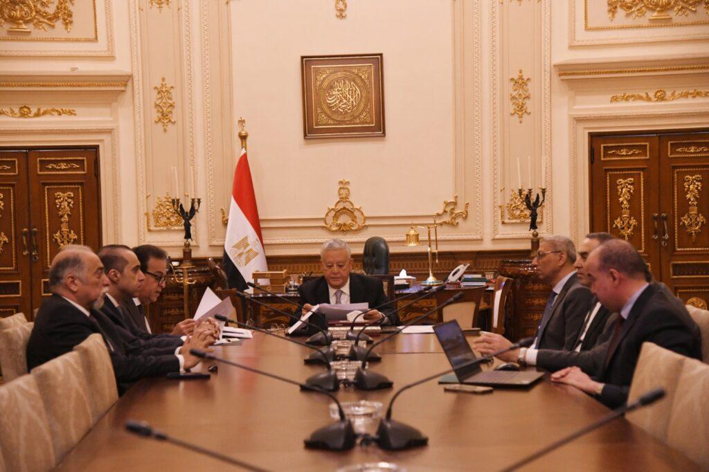 رئيس النواب يؤكد أهمية بحث مطالب نقابة الأطباء حول مشروع قانون المسئولية الطبية قبل إقراره
