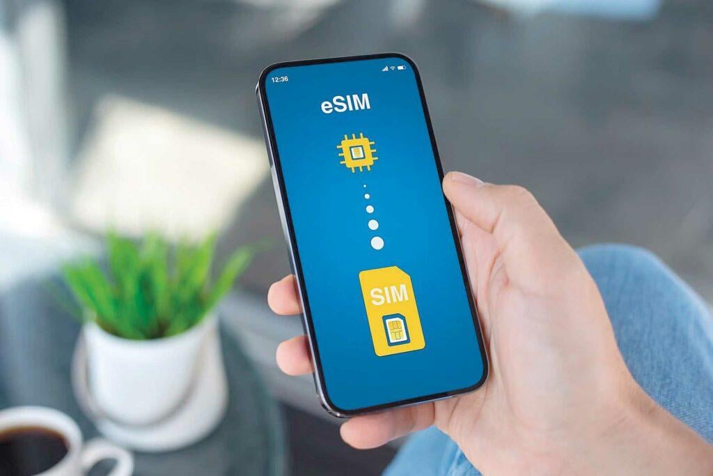 الإمارات والولايات المتحدة الأمريكية نموذجان متطوران في تقديم خدمات eSIM