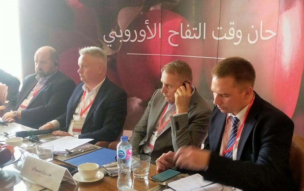 مصر تستورد تفاحًا بـ 71.785 مليون يورو خلال 2023/2022