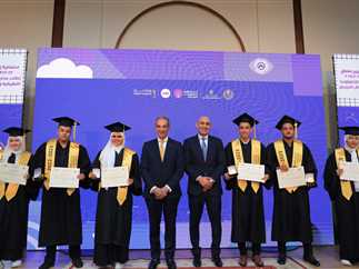 وزيرا الاتصالات والتربية والتعليم يشهدان تخريج أول دفعتين من طلاب مدارس WE للتكنولوجيا التطبيقية