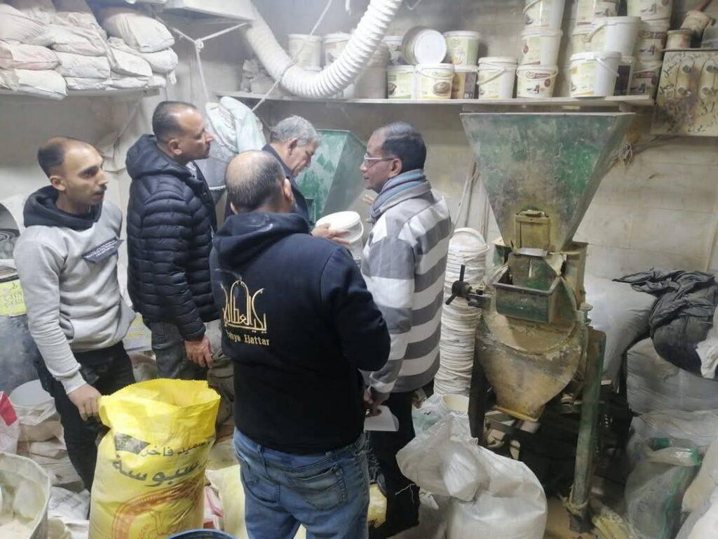 الجيزة: ضبط 130 طن سلع تموينية ومواد غذائية مجهولة المصدر