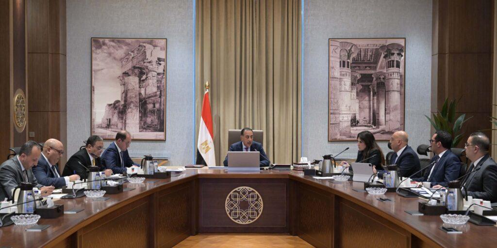 رئيس الوزراء يتابع جهود جهاز تنمية المشروعات المتوسطة والصغيرة