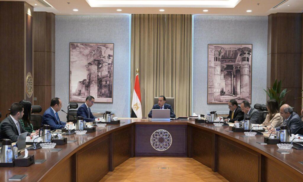 رئيس الوزراء يوجه بوضع مخطط تفصيلي لطرح شركات القوات المسلحة ويكلف وزير الاستثمار بالملف
